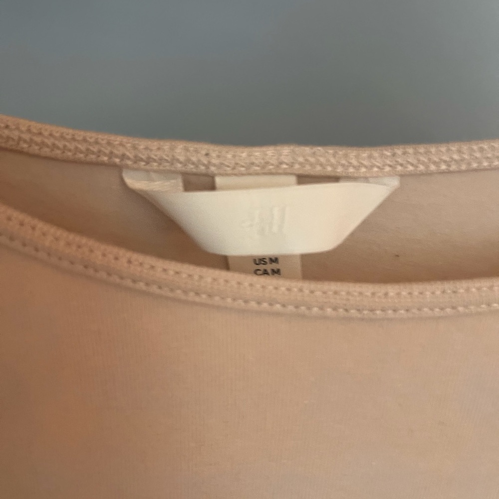 (2 shirts) H&M Ribbed Nude Shirt and Plain - Picture 3 of 3
